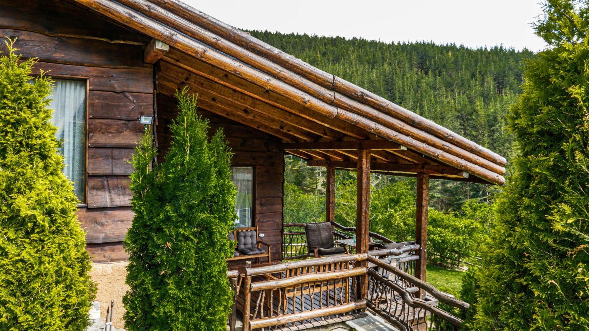 Панорама Хаус Лещен И Еко Къщи Дървена И Землянка Exterior photo