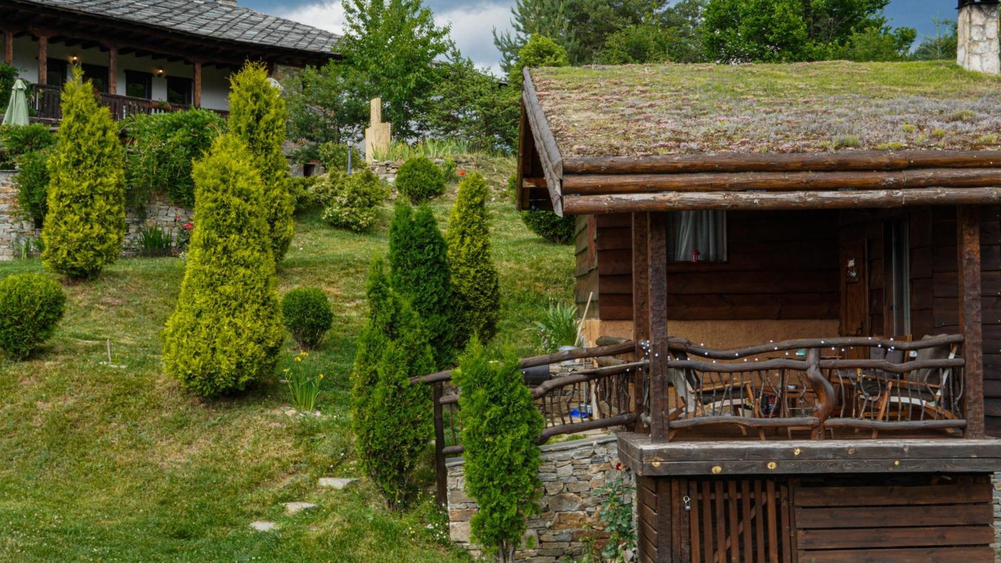 Панорама Хаус Лещен И Еко Къщи Дървена И Землянка Exterior photo